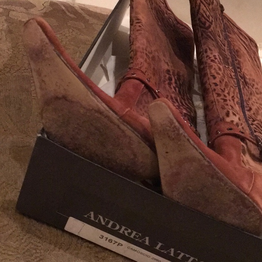 Boots - Picture 5 of 5